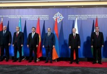 Президент РФ Владимир Путин принимает участие в заседании Совета коллективной безопасности Организации Договора о коллективной безопасности (ОДКБ) в узком составе, которое проходит в Ереване