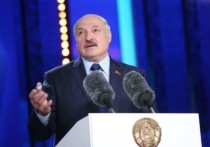 Как сообщает Первый канал, президент Белоруссии Александр Лукашенко, выступая на полях саммита ОДКБ в Ереване, предостерег от каких бы то ни было нападений на страну "с запада или с юга"