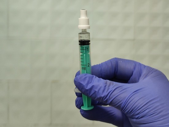 Назальную вакцину от коронавируса завезли на Сахалин
