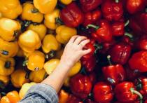 В школе на Таймыре была замечена сотрудница, которая выносила продукты из столовой