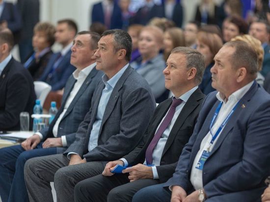 Мэр Южно-Сахалинска поучаствовал в конференции регионального отделения ЕР