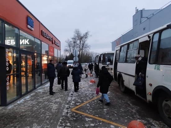 У «ТЦ» Ребус в Кингисеппе открыли мини-вокзал