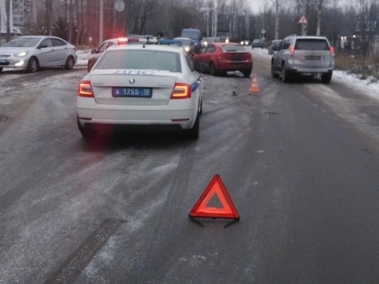 Два водителя были травмированы при столкновении в Петрозаводске