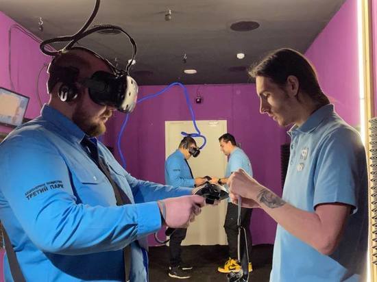 Водители автобусов в Петербурге проходят профессиональную подготовку на VR-тренажерах