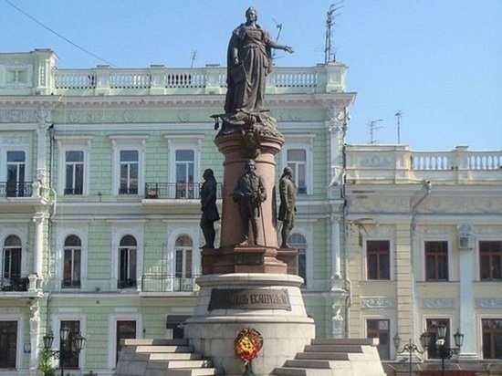 Одесский горсовет проголосовал за демонтаж памятника Екатерине II