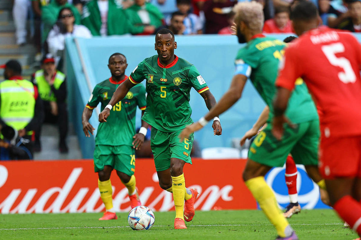 Игрок Камеруна надел бутсы с флагом России и рассказал, как на это реагируют в Катаре