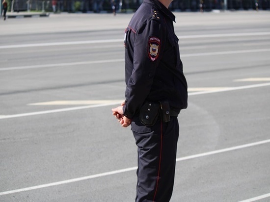 В Таганроге полицейский выстрелил в себя во время чистки оружия