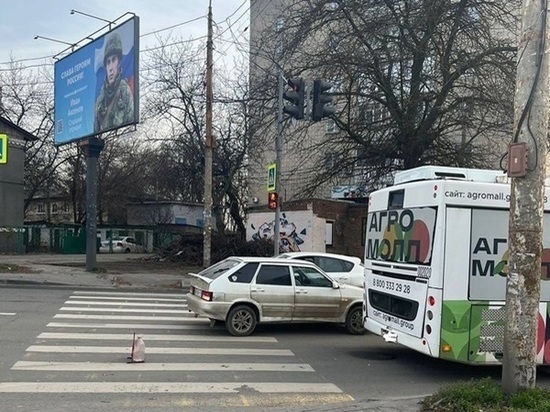 В Ростове несовершеннолетний попал под колеса автобуса №40