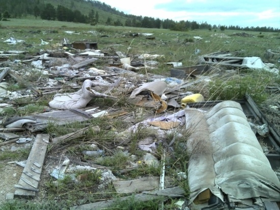 В Заиграевском районе Бурятии землю завалили отходами производства