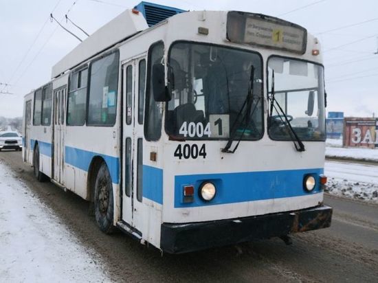В Рубцовск привезли два новых троллейбуса