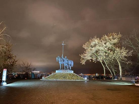 В Пензе установили подсветку памятнику Первопоселенцу