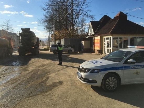Факты выноса грязи со стройплощадок зафиксировали на трех улицах Южно-Сахалинска