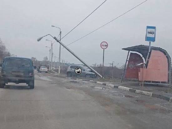 В Бессоновском районе Пензенской области машина въехала в столб