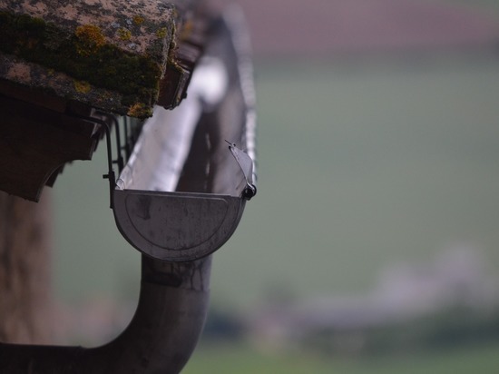 Fox News: киевляне начали собирать дождевую воду из труб