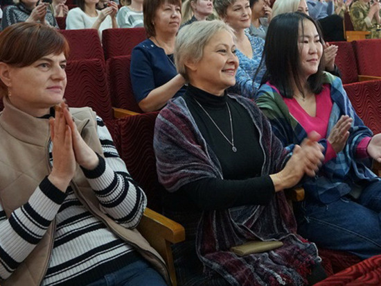 Росгвардейцы Бурятии провели праздничный концерт ко Дню матери