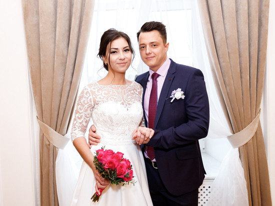 Почти 4 тысячи женщин в Псковской области вышли замуж в 2021 году