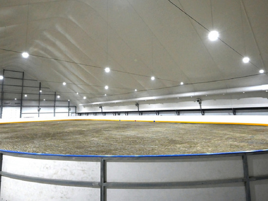 В Яр-Сале к открытию готовят новый хоккейный корт