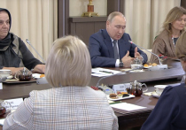 Президент России Владимир Путин проводит сегодня встречу с матерями участников спецоперации — мобилизованных, контрактников, добровольцев и кадровых военных