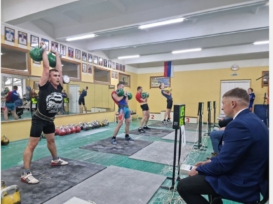 В Смоленске прошел открытый Чемпионат по гиревому спорту