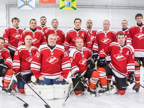 На региональном этапе 12-го всероссийского фестиваля по хоккею среди любительских команд выступают 17 коллективов в трех дивизионах
