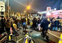 Сотни жителей столицы Ирландии вышли протестовать против размещения в городе украинских беженцев