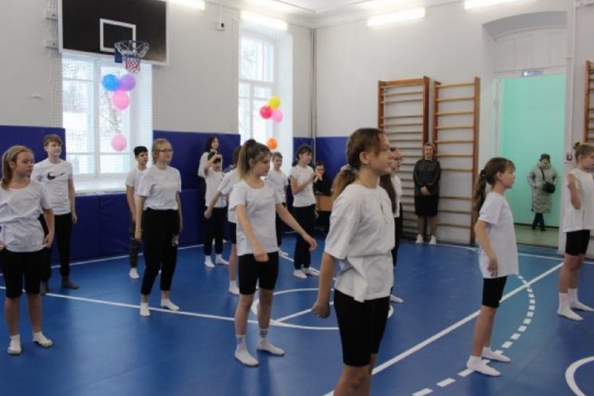 Школьники в костромском городке Макарьев провели массовую зарядку