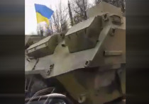 В субботу жители Твери начали сообщать о проезде по центральным улицам города военной техники с флагами Украины