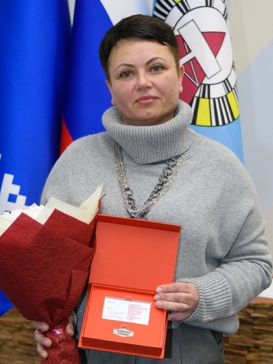 В Ноябрьске наградили участницу СВО: спасает жизни в Донбассе