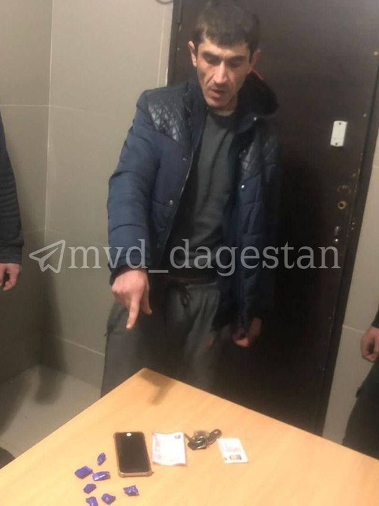 В Дагестане задержали мужчину с мефедроном