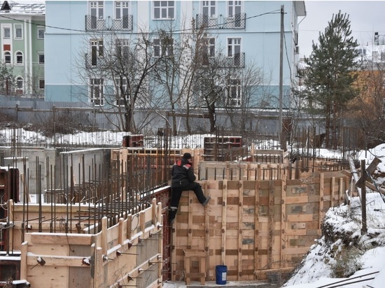 В Костроме началась заливка монолитного фундамента на месте бывшей станции юннатов