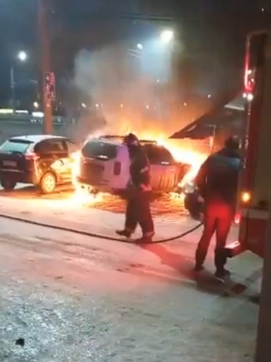 В Ярославле сгорел автомобиль известного юриста