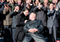 Новое появление дочери Ким Чен Ына рядом с северокорейским лидером, осматривающим еще одну межконтинентальную баллистическую ракету и  приветствующим ядерную мощь КНДР, вызвало большой интерес на Западе