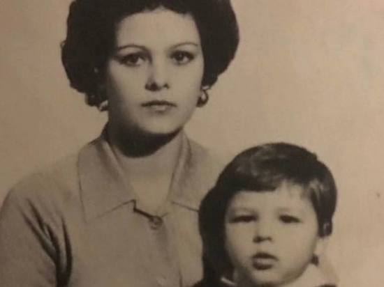 Псковский губернатор поделился фотографией своей мамы
