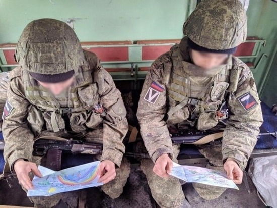 Бойцы из Орловской области читали письма школьников со слезами на глазах