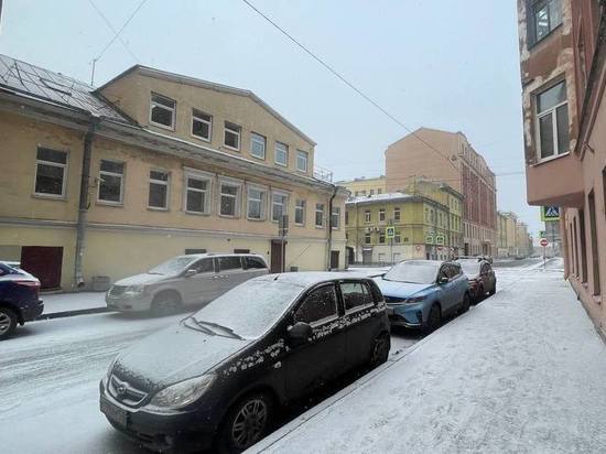 Петербургских водителей предупредили о возможных заторах на дорогах из-за снега