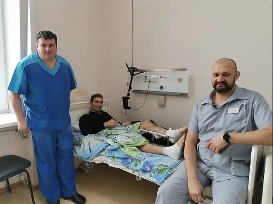 Свердловские врачи спасли жизнь мужчине, упавшему с четвертого этажа