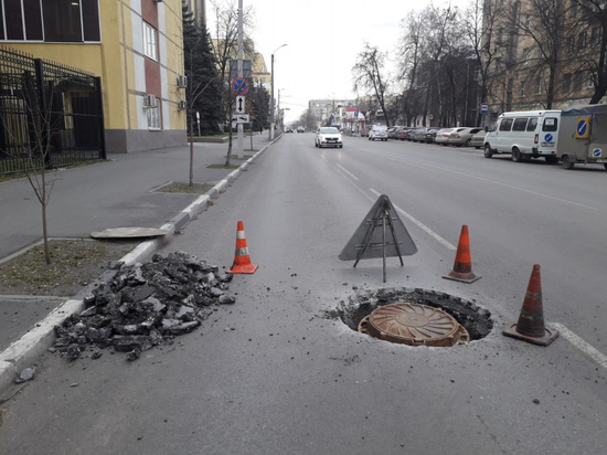 На улице Семинарской в Рязани регулируют высоту люков