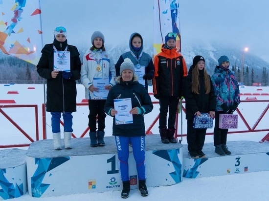 Юная лыжница из Карелии завоевала золото на соревнованиях в Кировске