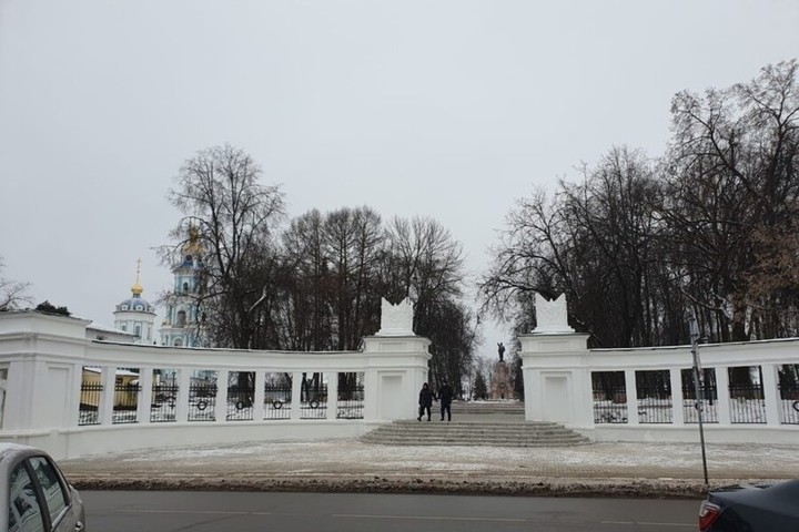 Центральный парк в Костроме официально еще не открыт, но гулять по нему уже можно