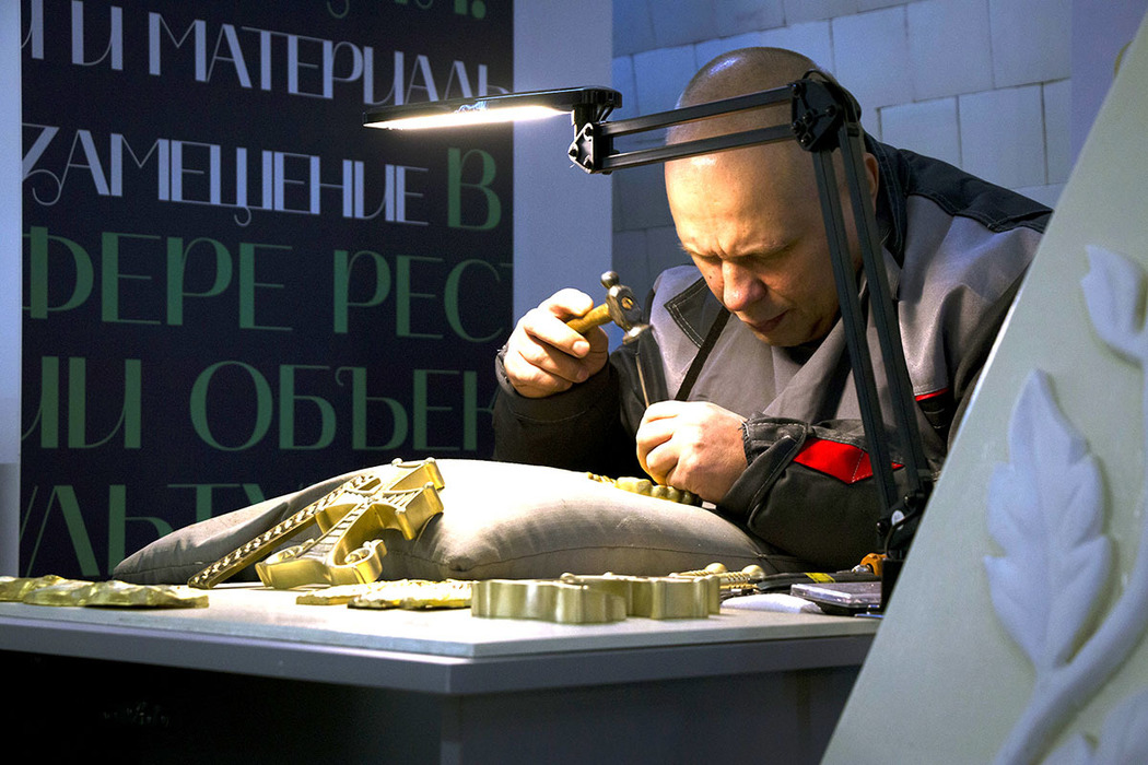 Московские реставраторы раскрыли секреты работы над объектами культурного наследия: кадры выставки