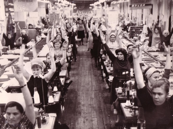 Производственную зарядку прямо на рабочем месте практиковали в Великих Луках 60 лет назад