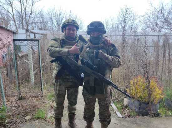 Первым вице-премьер вызвался отправиться на фронт