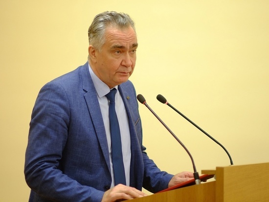 В Кировской области министра здравоохранения Андрея Черняева проводили Почетной грамотой