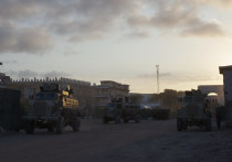 В Сомали боевики связанной c "Аль-Каидой" (запрещена в РФ) группировки "Аш-Шабаб" (запрещена в РФ) совершили масштабный теракт в Могадишо