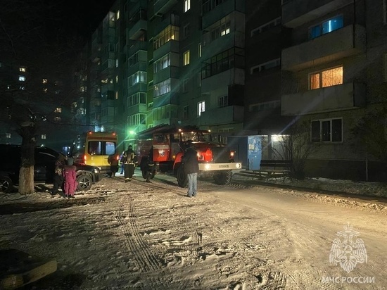 В Саяногорске пожарные спасли курильщика