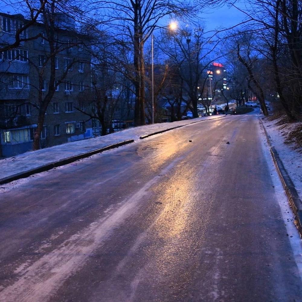 Ледяной ад на улицах Владивостока: фотоподборка