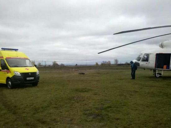 В Саратове приземлился вертолет с тяжелобольной пациенткой