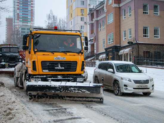 Мэр Хабаровска попросил водителей не мешать уборке снега