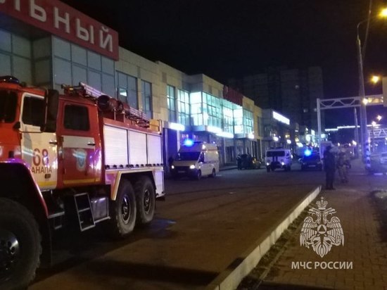 Ночью в Анапе на улице Крестьянской сгорел магазин
