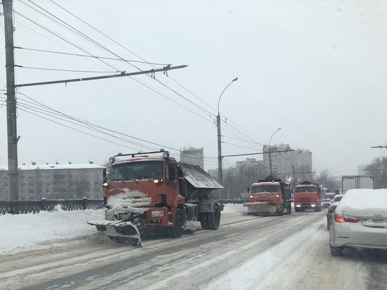Около 350 единиц техники чистят дороги Вологодчины от снега